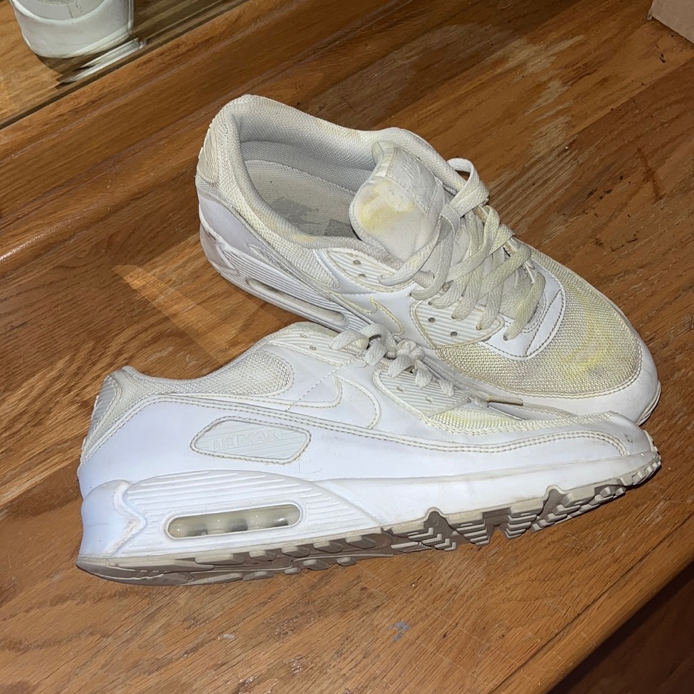 Air max 90s ALL WHITE. Yellow discoloration